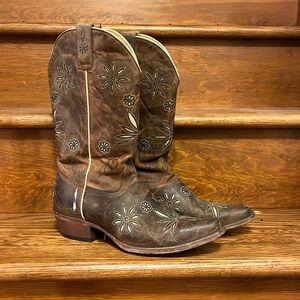 SHYANNE Daisy Mae Brown Leather Floral Snip Toe Western Boots - Womens 8.5
